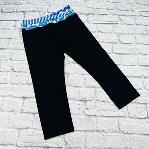 Lululemon Astro Black Cropped Leggings Size 6 Cross Waist Yoga Athletic Casual